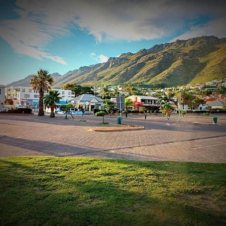 Bay-Side Apartment, Gordon'S Bay Exterior photo