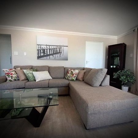 Bay-Side Apartment, Gordon'S Bay Exterior photo