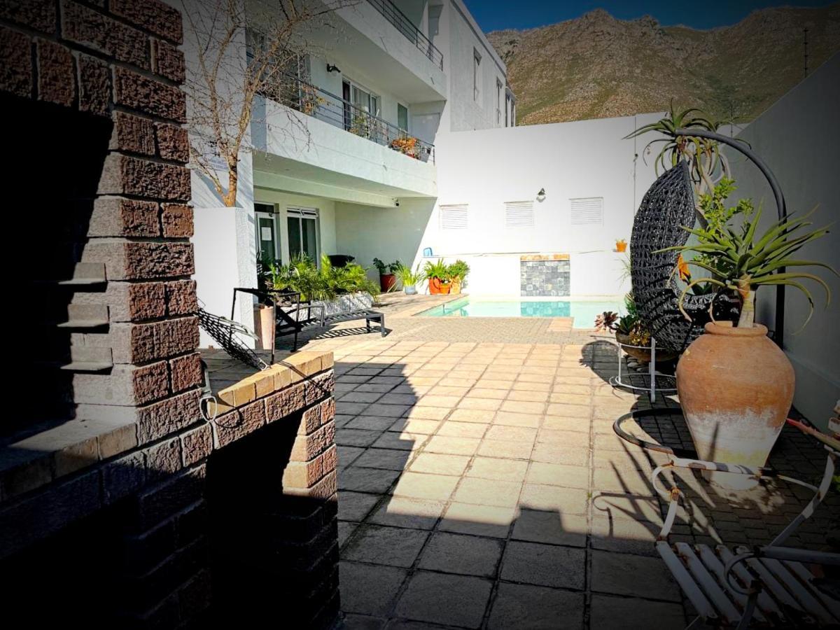 Bay-Side Apartment, Gordon'S Bay Exterior photo