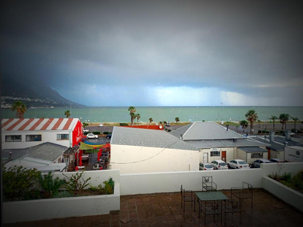 Bay-Side Apartment, Gordon'S Bay Exterior photo